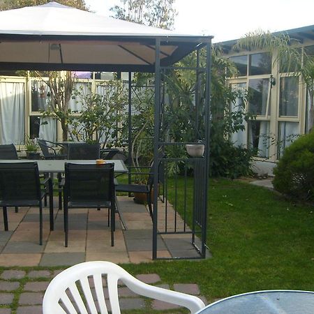 Copper Lantern Motel Mornington Exterior photo
