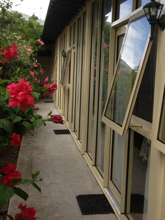 Copper Lantern Motel Mornington Exterior photo