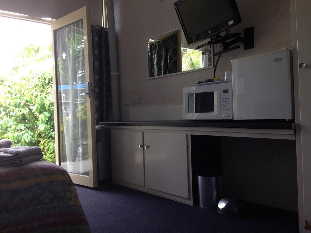 Copper Lantern Motel Mornington Exterior photo