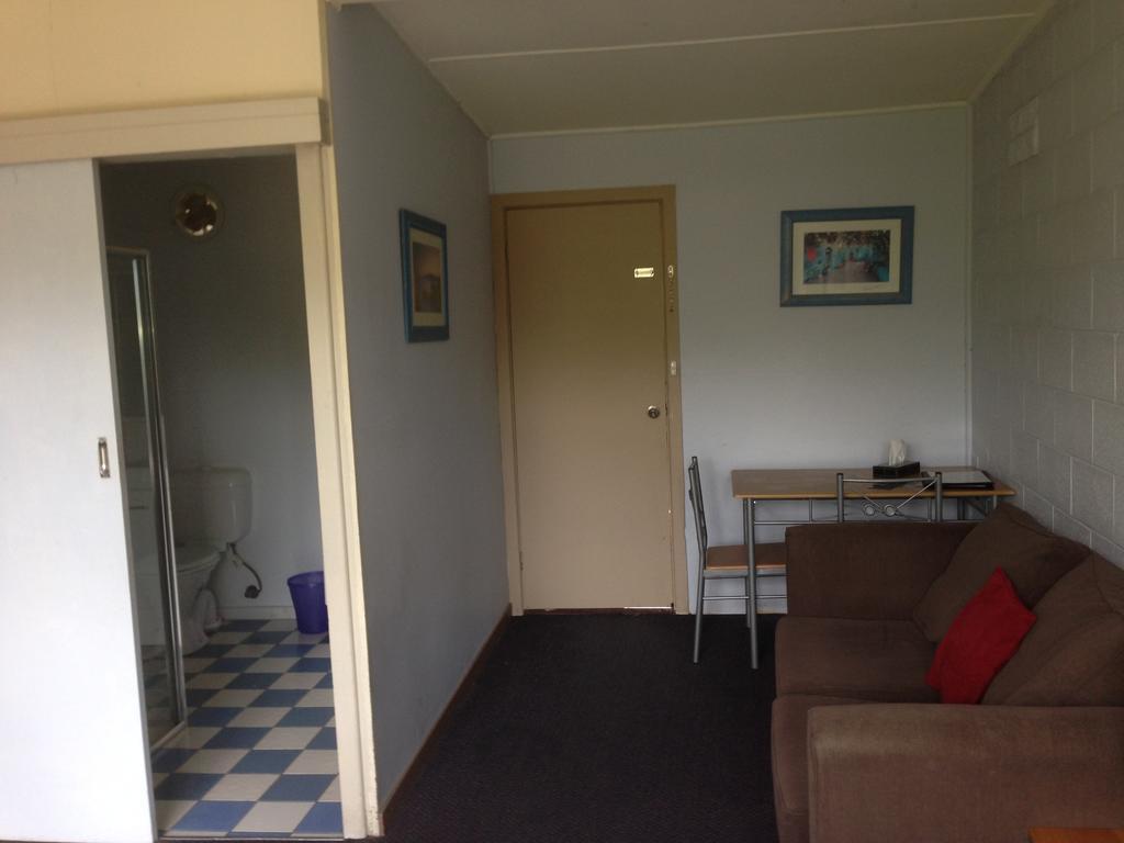 Copper Lantern Motel Mornington Exterior photo