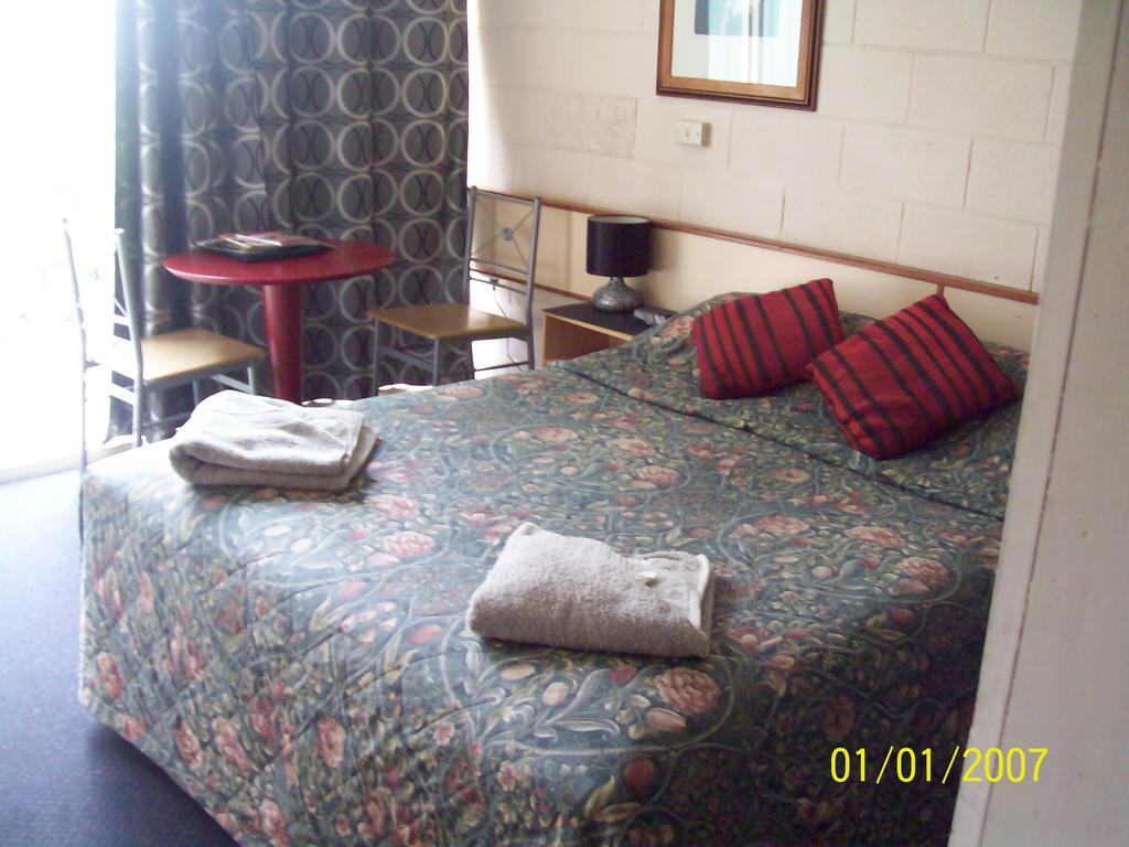 Copper Lantern Motel Mornington Exterior photo